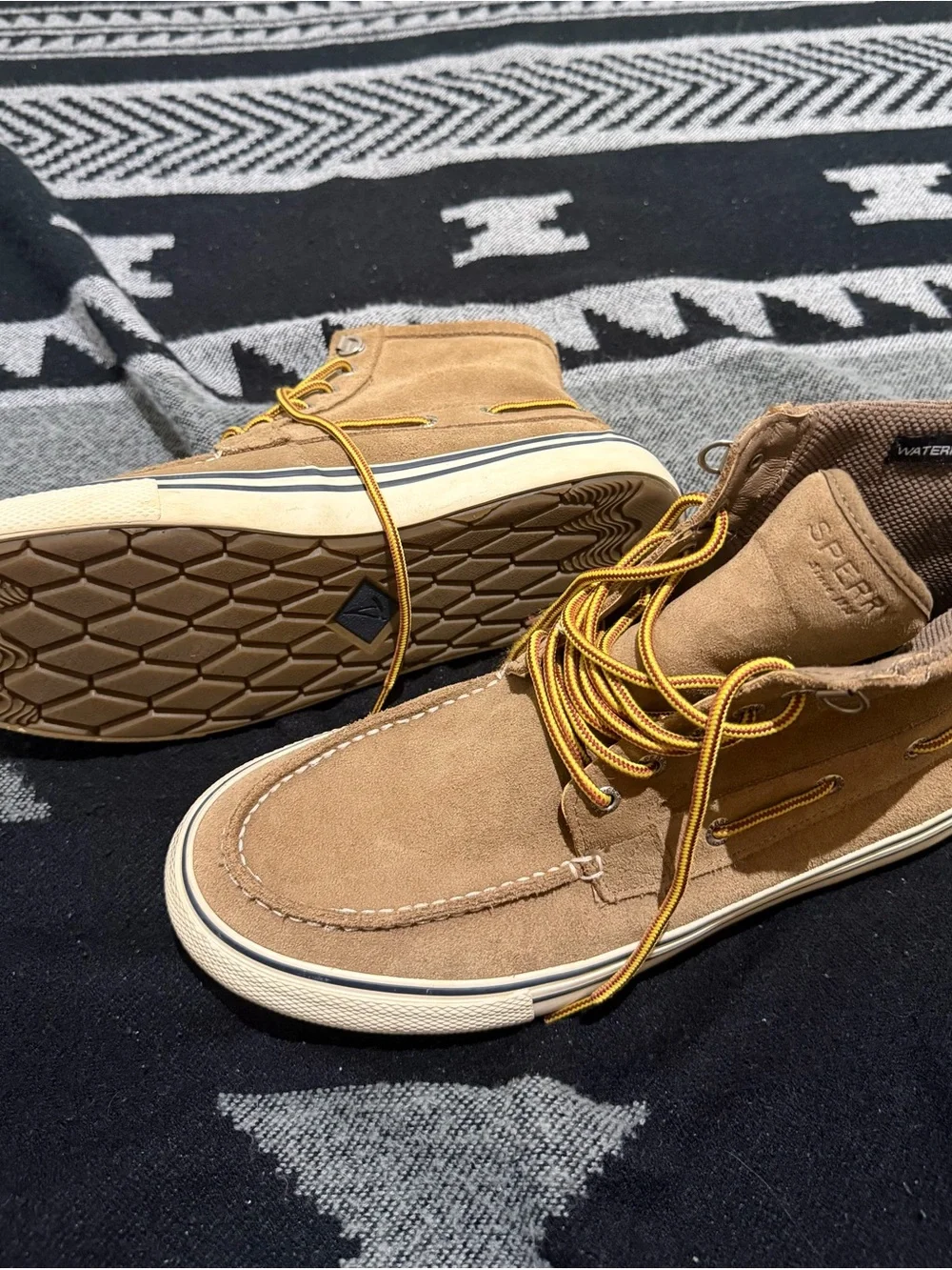 Sperry Men’s Tan Suede Chukka Boat Shoes size 10.5